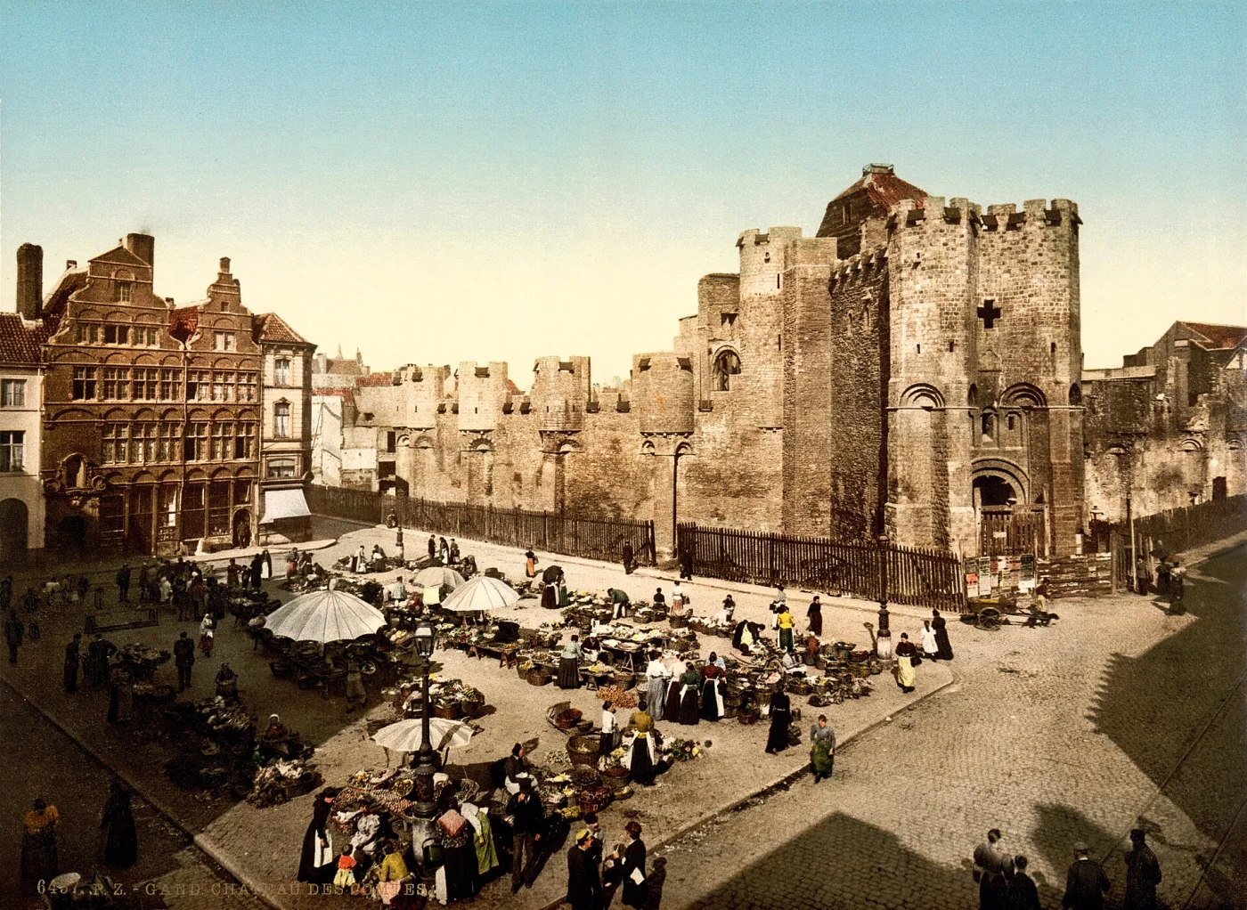 Het Gravensteen vanaf Sint-Veerleplein