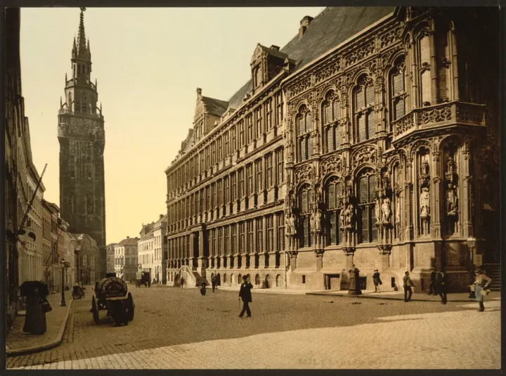 Belfort en stadhuis op de Botermarkt