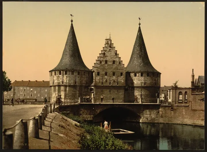 De Rabotpoort aan het water